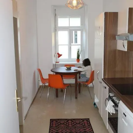 Geraumiger-altbau Hauptbahnhof Graz
